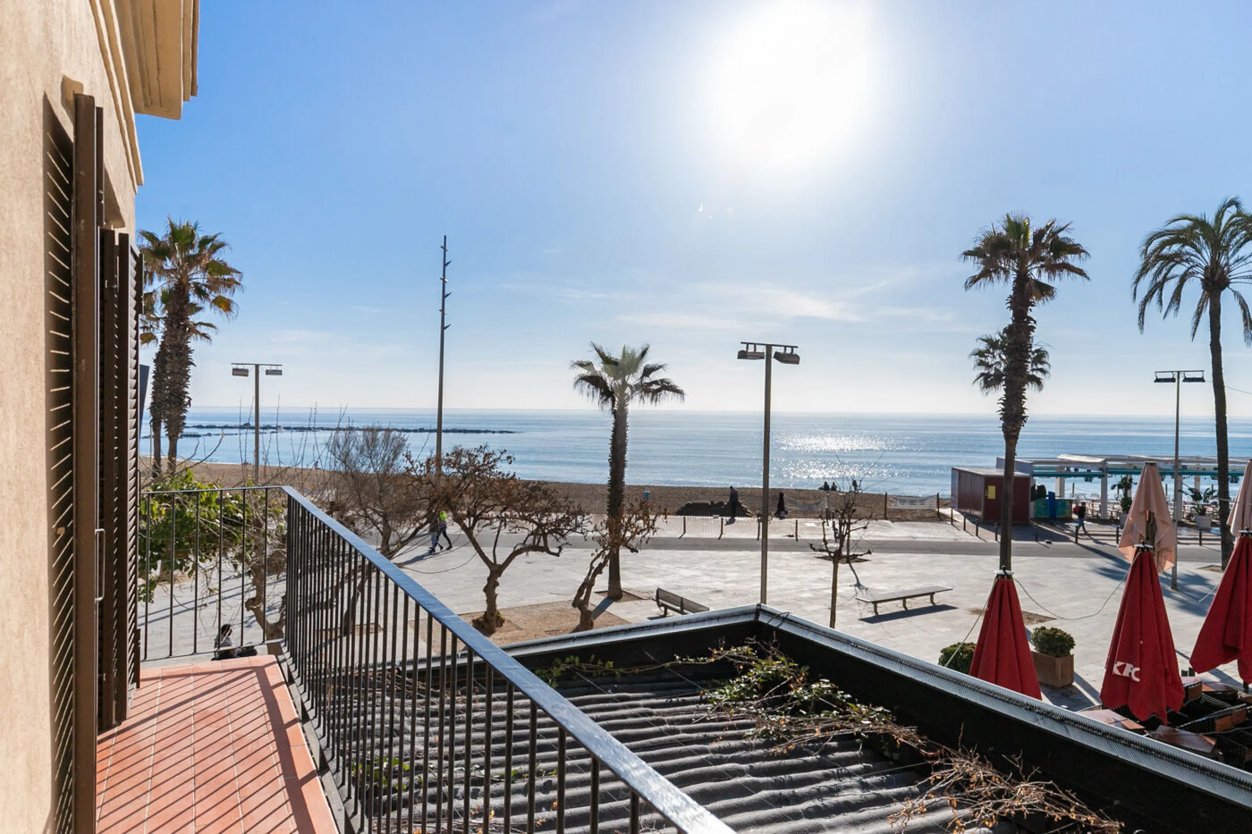 Renovated Beachside Apartment with Balcony in Barceloneta, Barcelona