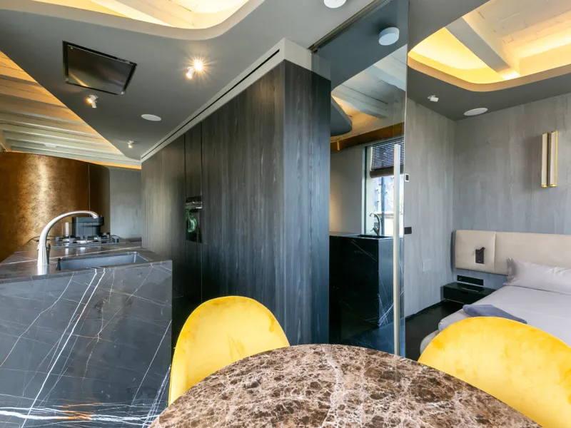 Piso ático con vistas panorámicas y amplia terraza privada en el centro de Barcelona