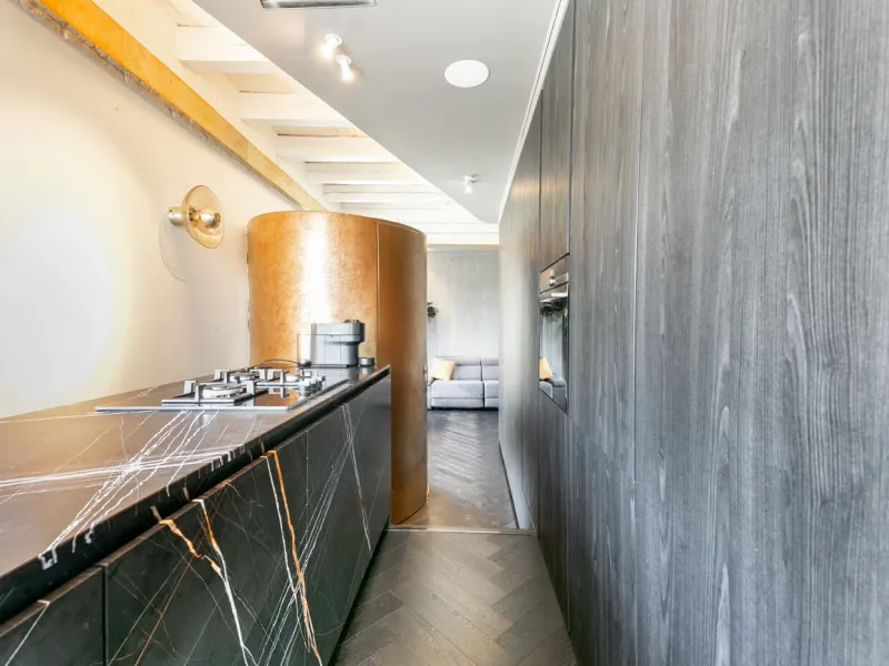 Piso ático con vistas panorámicas y amplia terraza privada en el centro de Barcelona