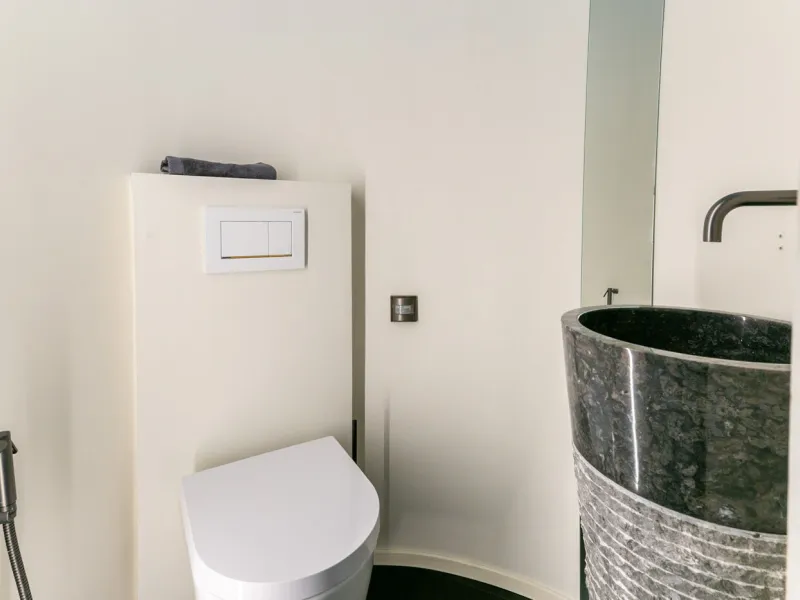 Piso ático con vistas panorámicas y amplia terraza privada en el centro de Barcelona