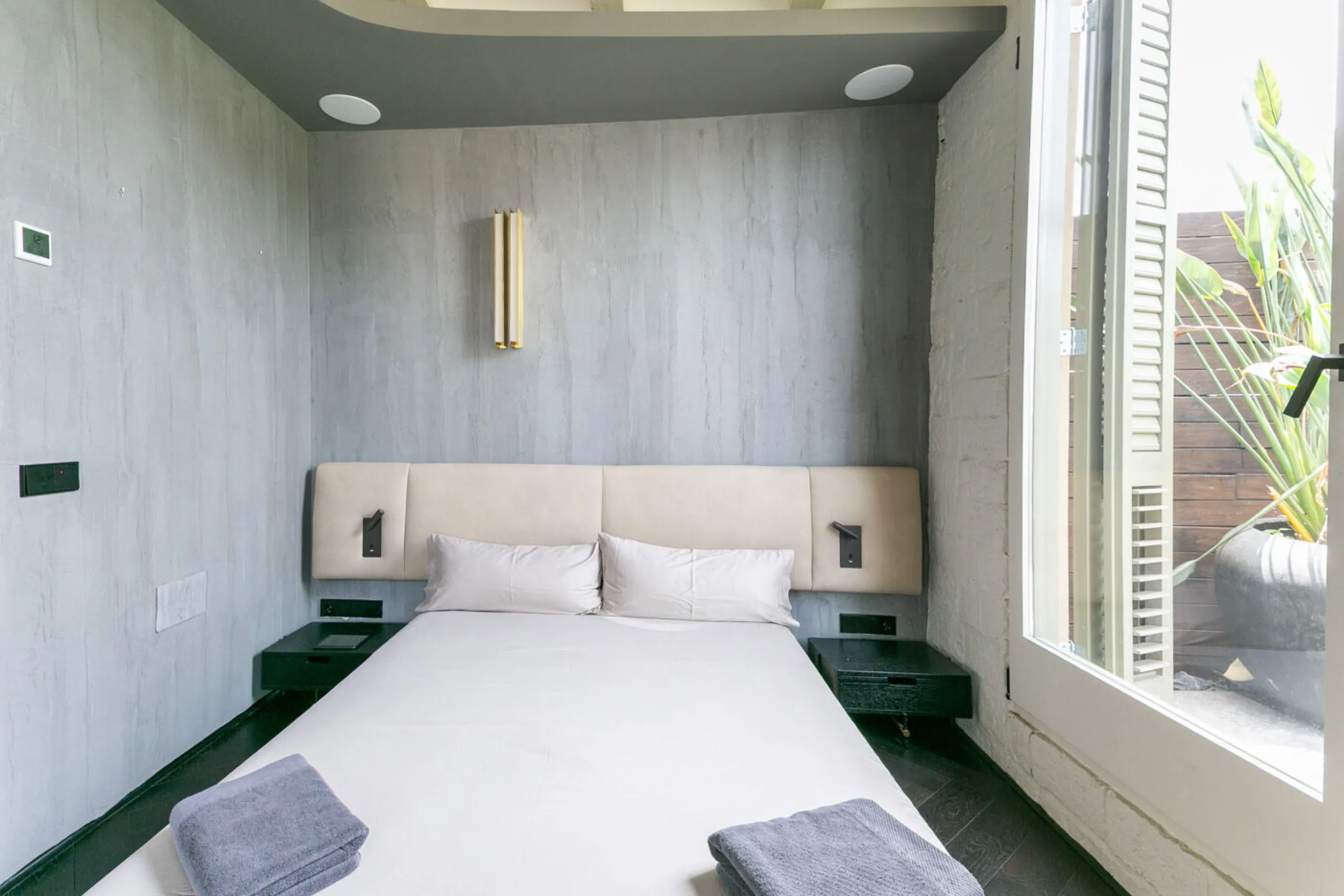 Piso ático con vistas panorámicas y amplia terraza privada en el centro de Barcelona