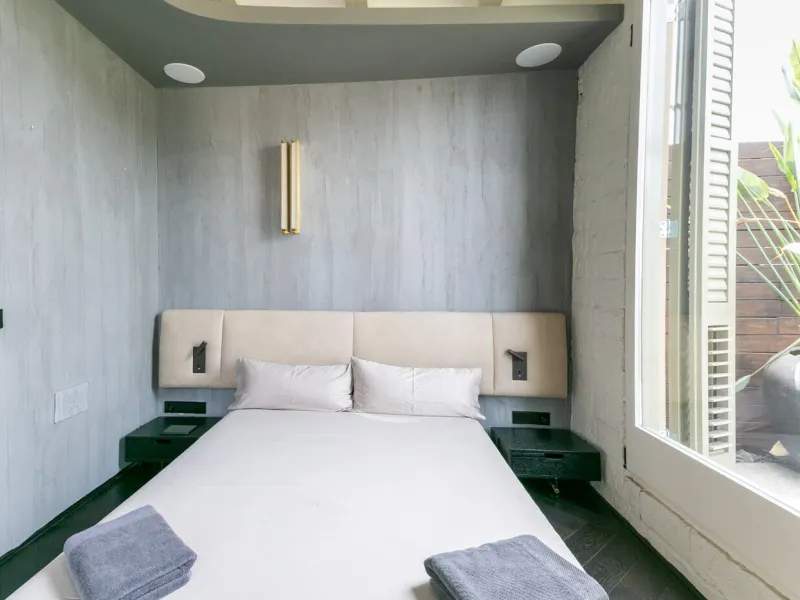 Piso ático con vistas panorámicas y amplia terraza privada en el centro de Barcelona