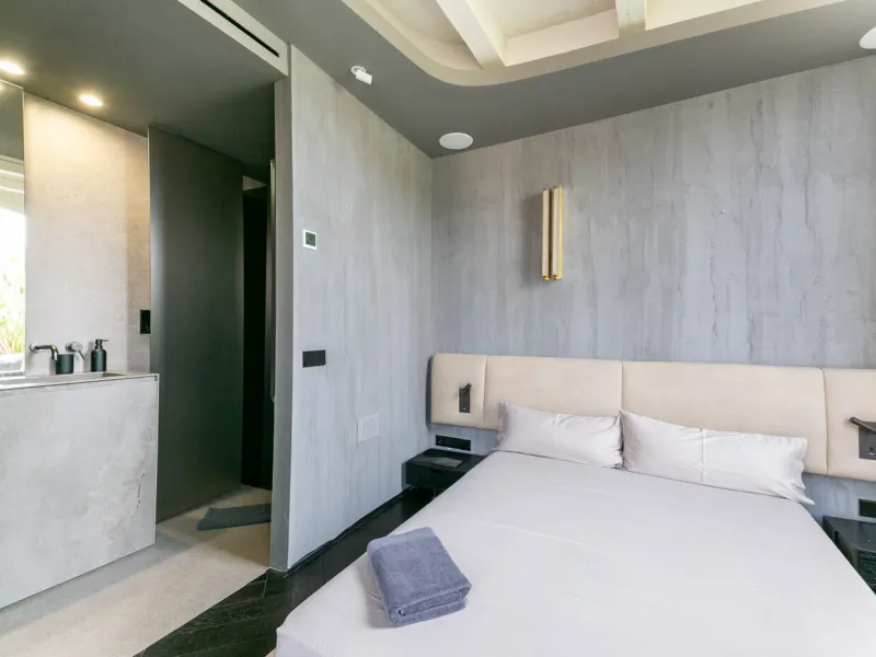 Piso ático con vistas panorámicas y amplia terraza privada en el centro de Barcelona
