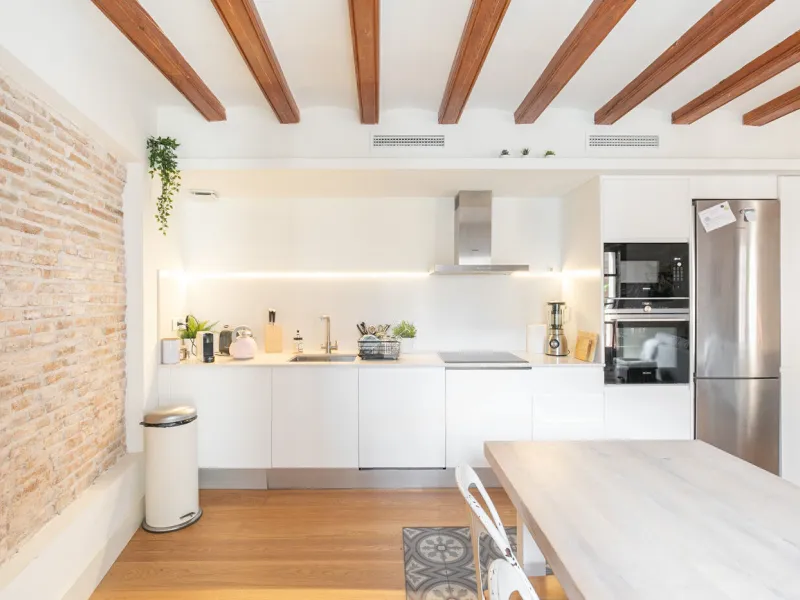 Historic Elegance with Private Terrace in the Heart of the Gothic Quarter, Barcelona