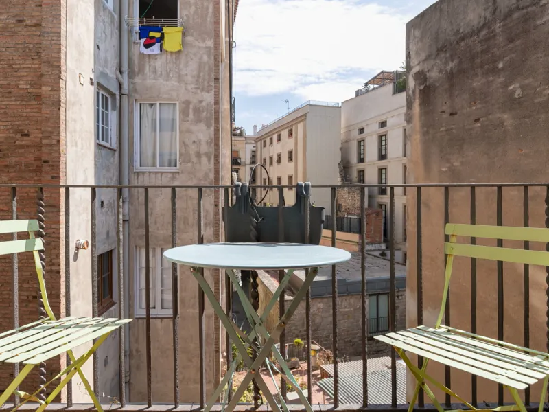 Historic Elegance with Private Terrace in the Heart of the Gothic Quarter, Barcelona