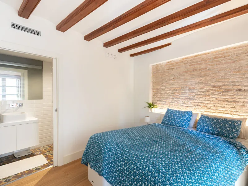 Historic Elegance with Private Terrace in the Heart of the Gothic Quarter, Barcelona