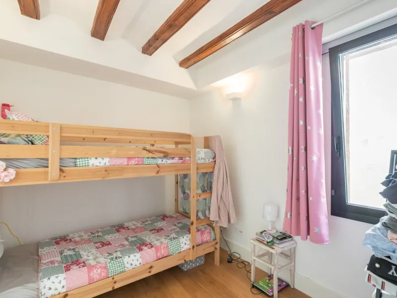 Historic Elegance with Private Terrace in the Heart of the Gothic Quarter, Barcelona