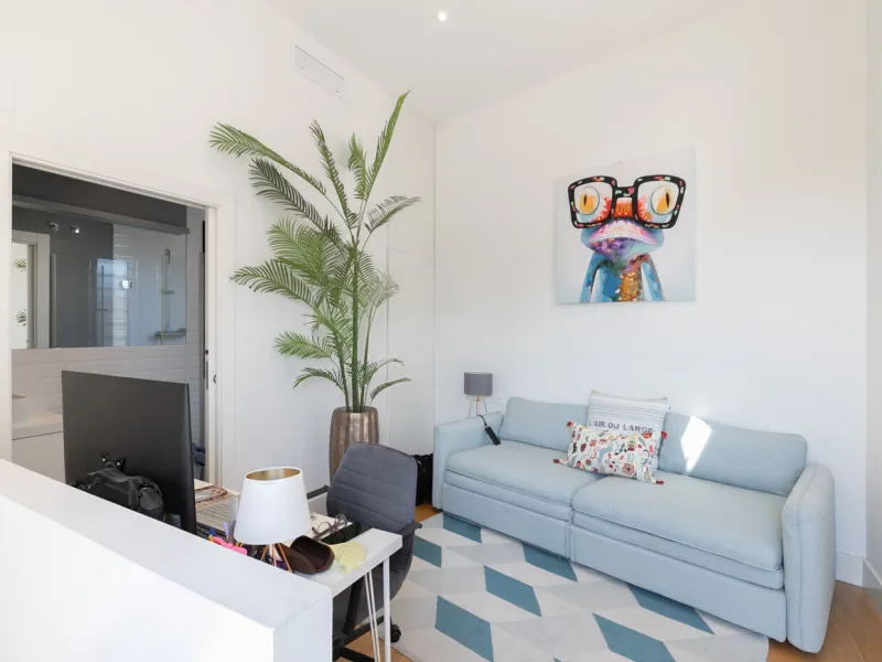 Historic Elegance with Private Terrace in the Heart of the Gothic Quarter, Barcelona