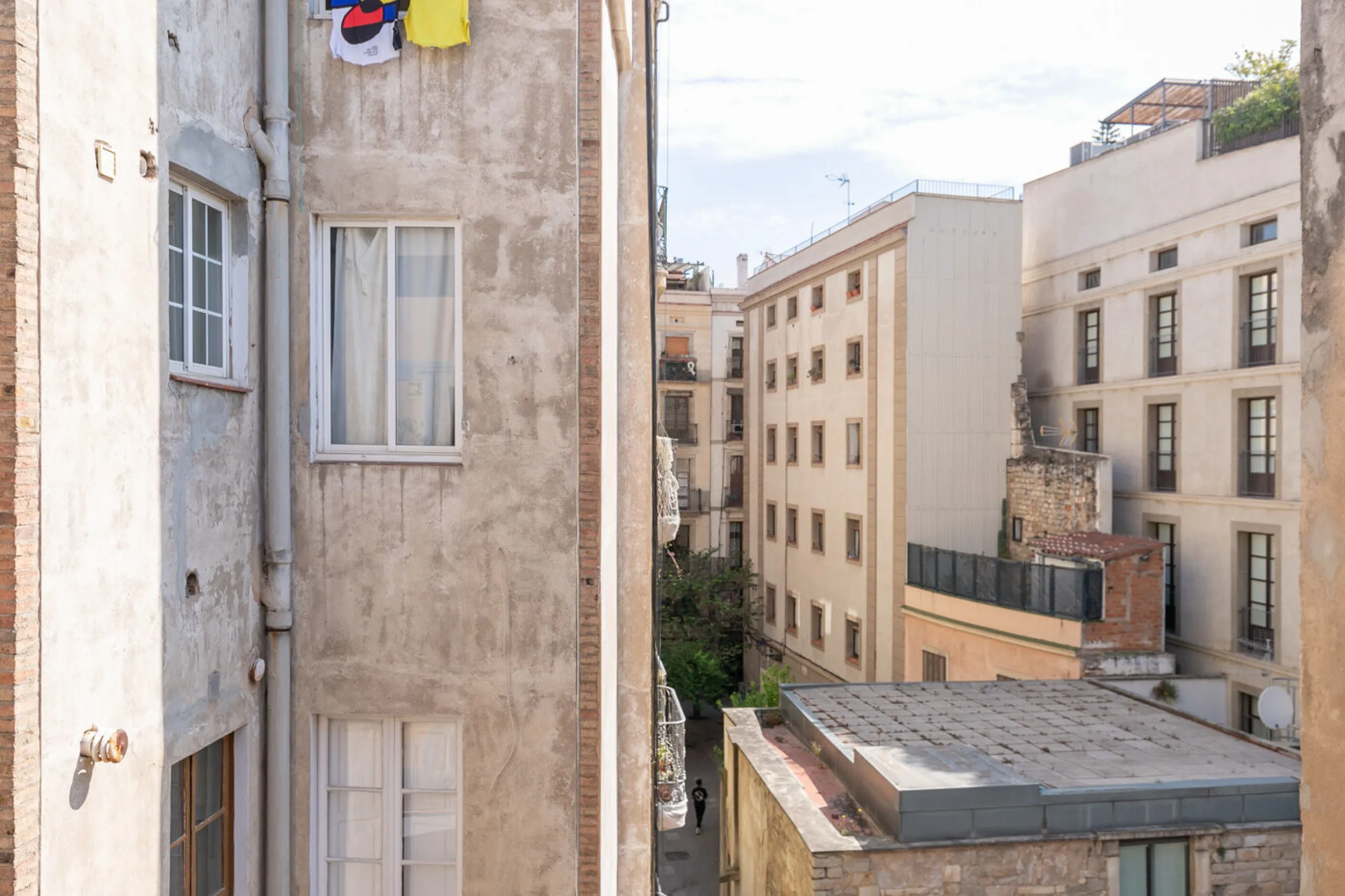 Historic Elegance with Private Terrace in the Heart of the Gothic Quarter, Barcelona