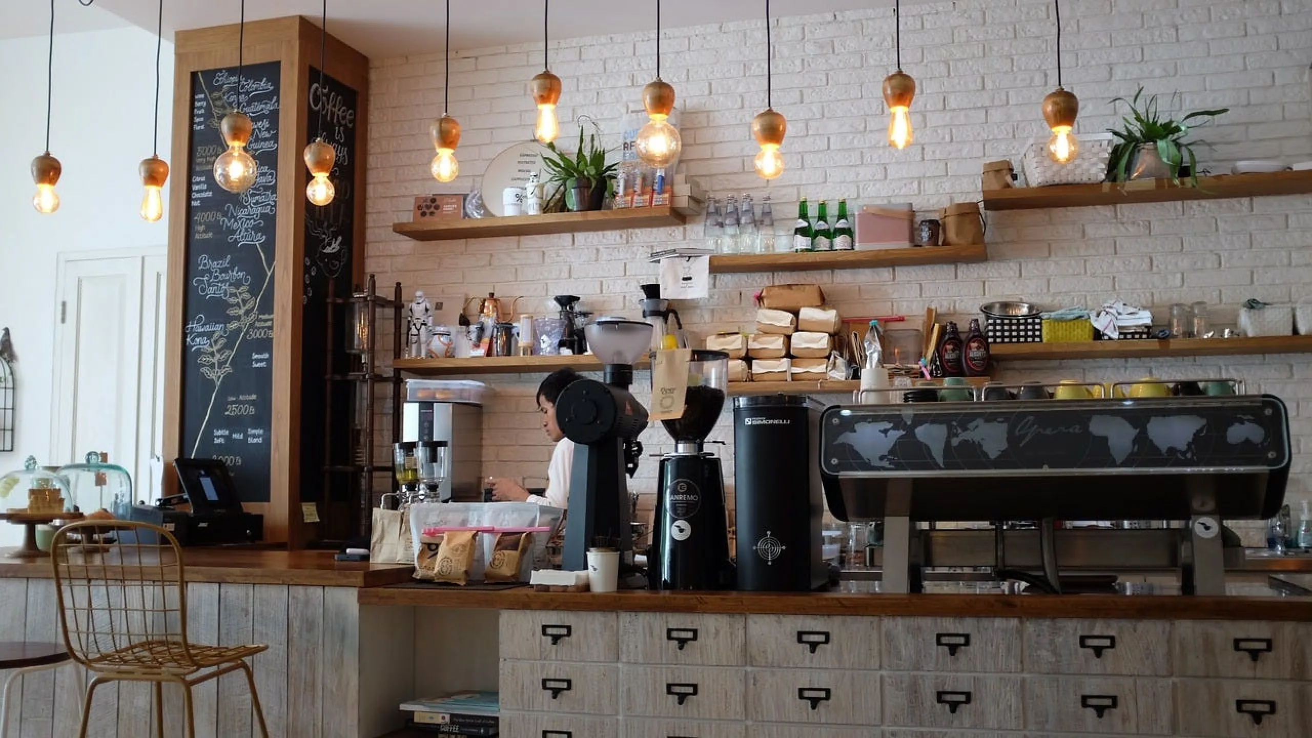 Commercial Premises with Tenant for Sale in Barcelona