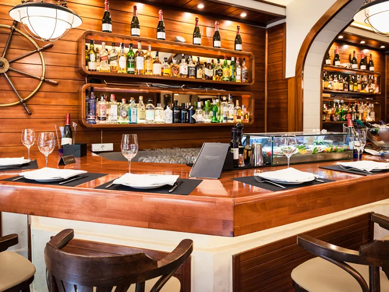 Restaurante en venta en zona de alto tránsito cerca de la playa – La Barceloneta, Barcelona