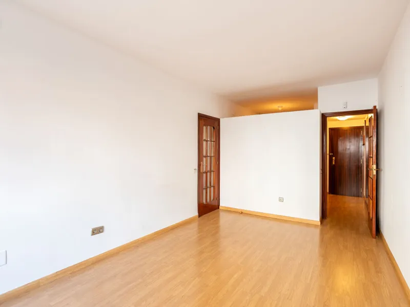 Your Charming Retreat in the Heart of Les Corts, Barcelona