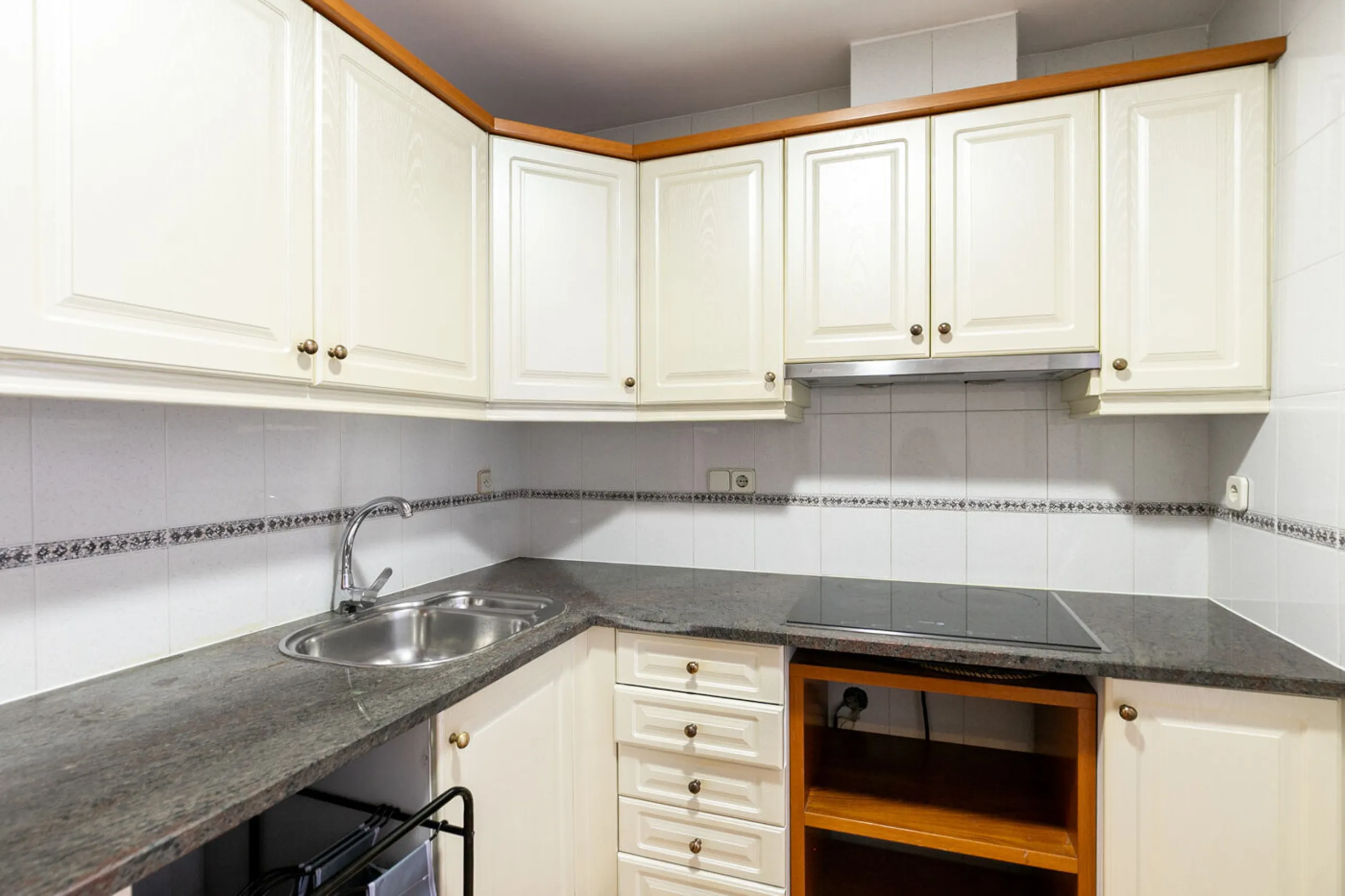 Your Charming Retreat in the Heart of Les Corts, Barcelona