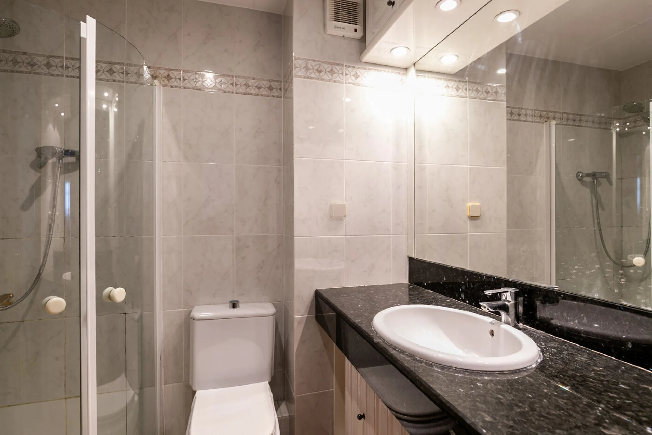 Your Charming Retreat in the Heart of Les Corts, Barcelona