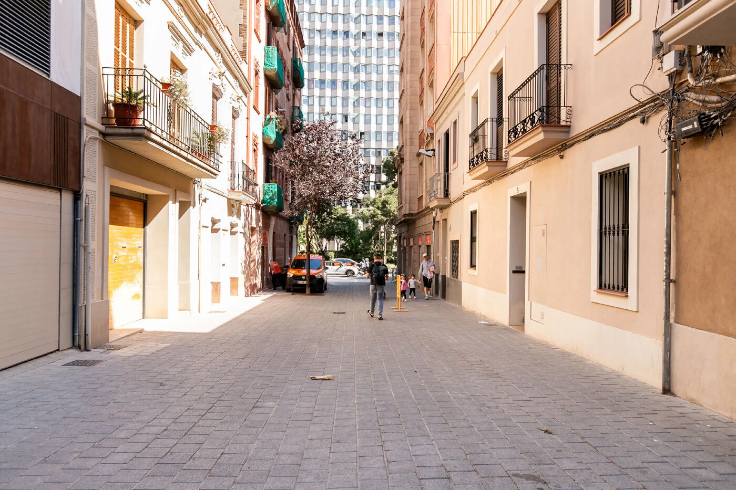 Your Charming Retreat in the Heart of Les Corts, Barcelona