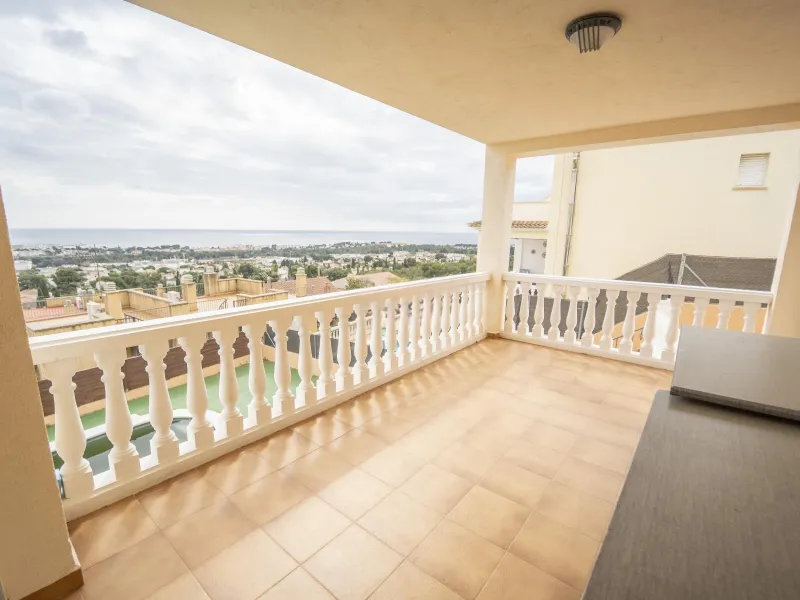 Villa elegante con vistas al mar en Coma-Ruga, Costa Dorada