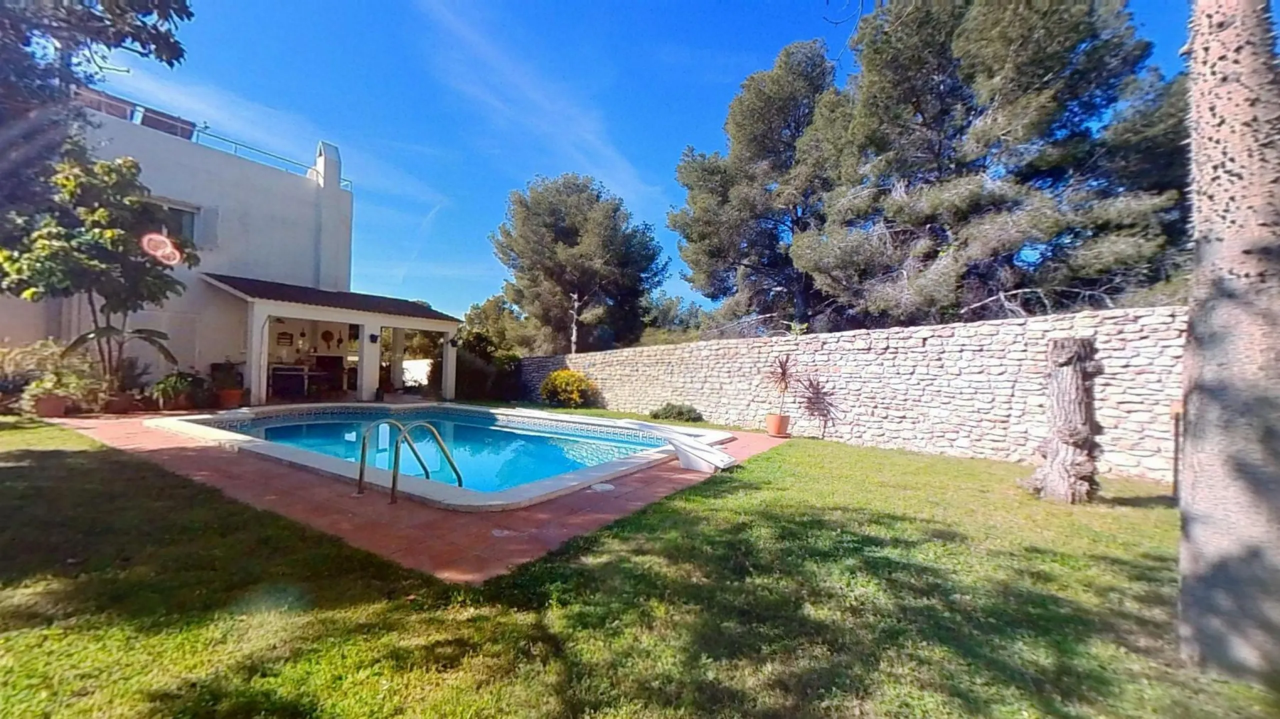 Spacious House by the Sea in Coma Ruga, Costa Dorada