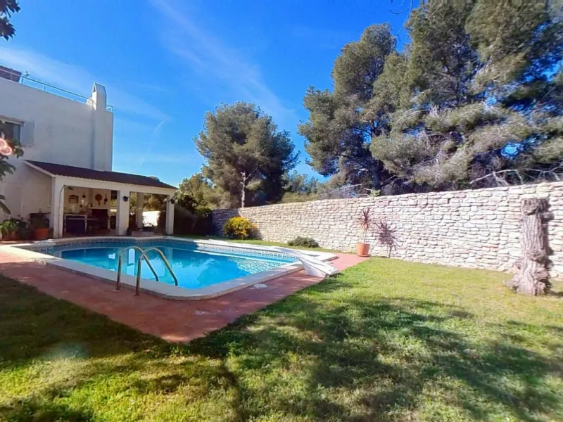 Spacious House by the Sea in Coma Ruga, Costa Dorada