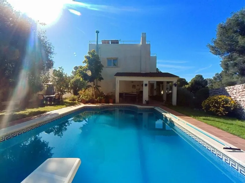Spacious House by the Sea in Coma Ruga, Costa Dorada