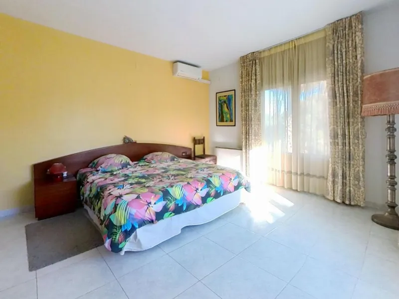 Spacious House by the Sea in Coma Ruga, Costa Dorada