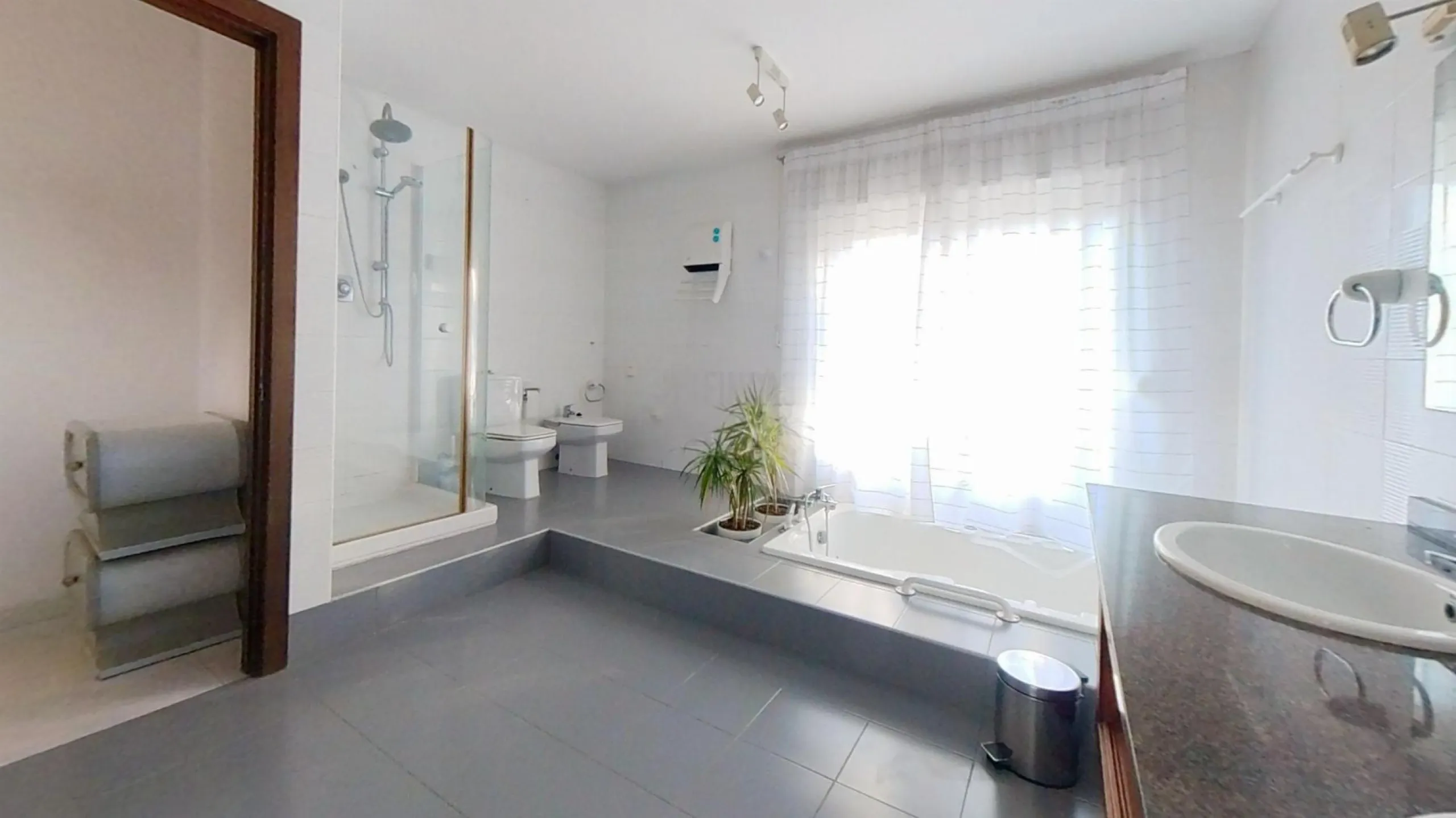 Spacious House by the Sea in Coma Ruga, Costa Dorada