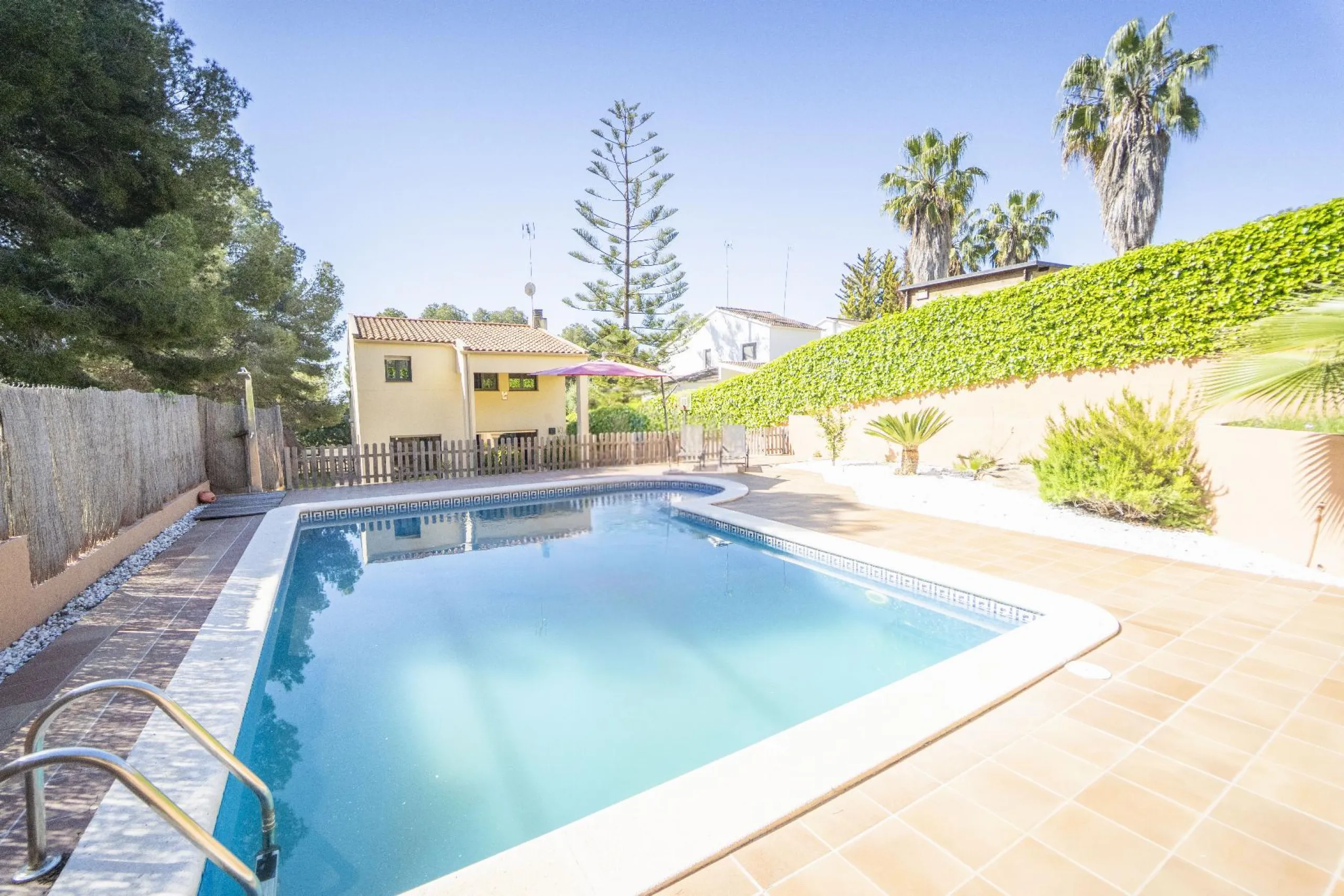 Elegant Villa with Panoramic Sea and Mountain Views in Coma-Ruga, Costa Dorada 