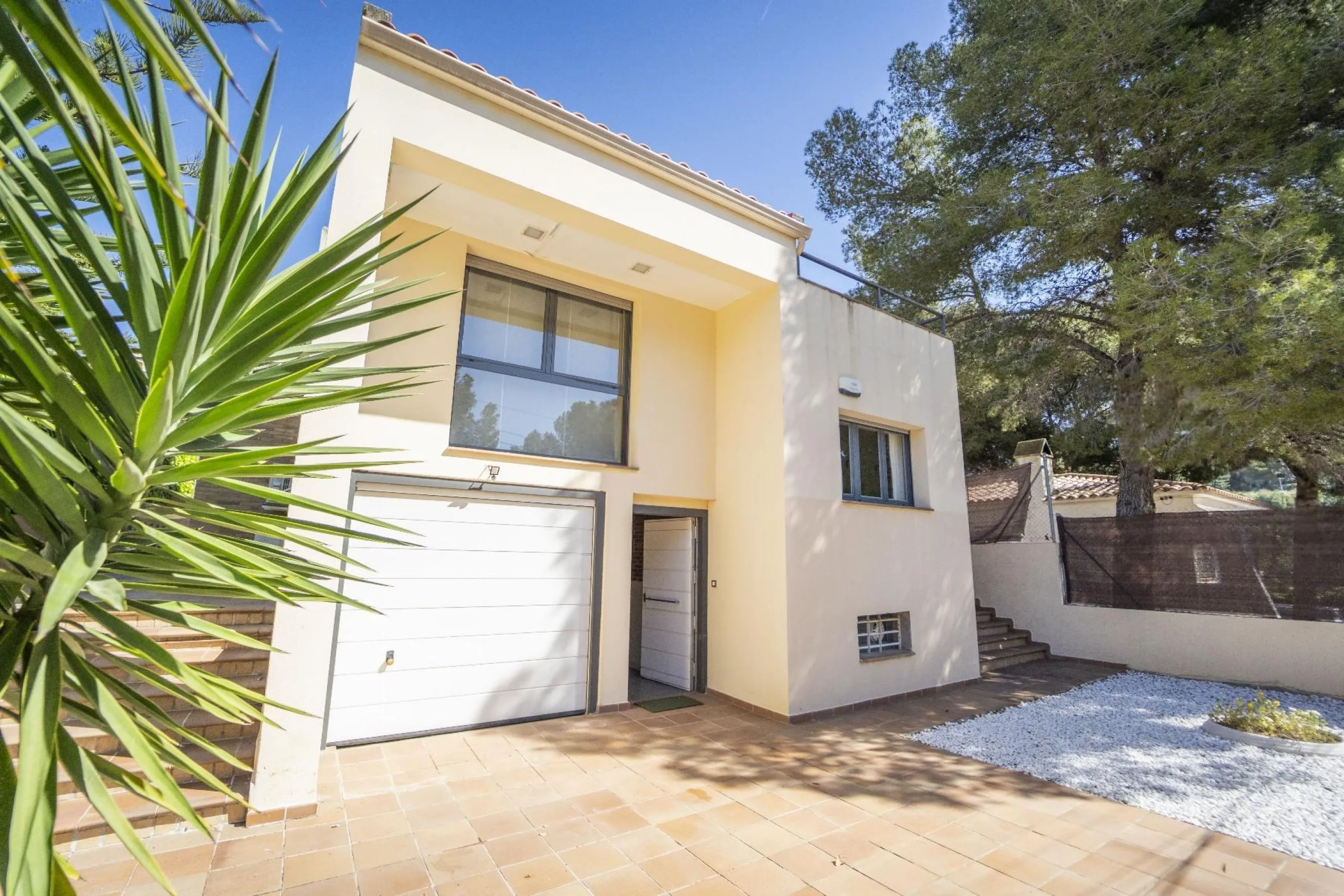 Elegant Villa with Panoramic Sea and Mountain Views in Coma-Ruga, Costa Dorada 