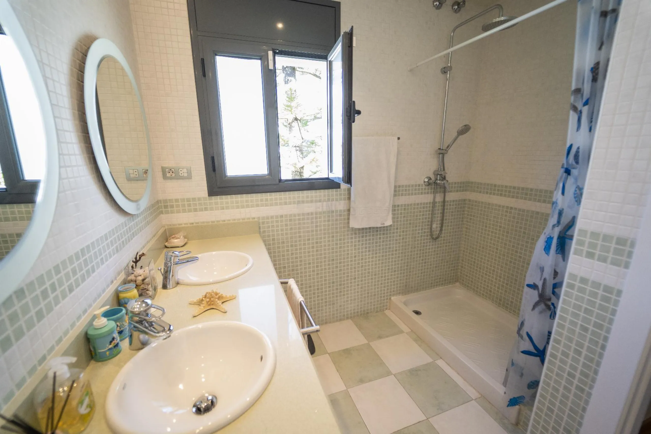 Elegant Villa with Panoramic Sea and Mountain Views in Coma-Ruga, Costa Dorada 