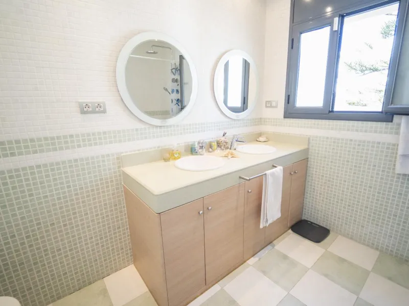 Elegant Villa with Panoramic Sea and Mountain Views in Coma-Ruga, Costa Dorada 