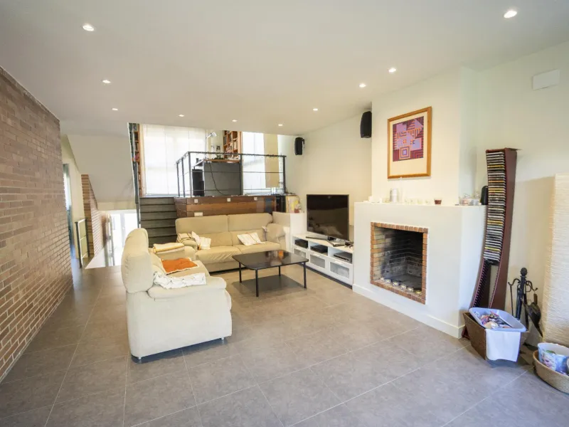 Elegant Villa with Panoramic Sea and Mountain Views in Coma-Ruga, Costa Dorada 