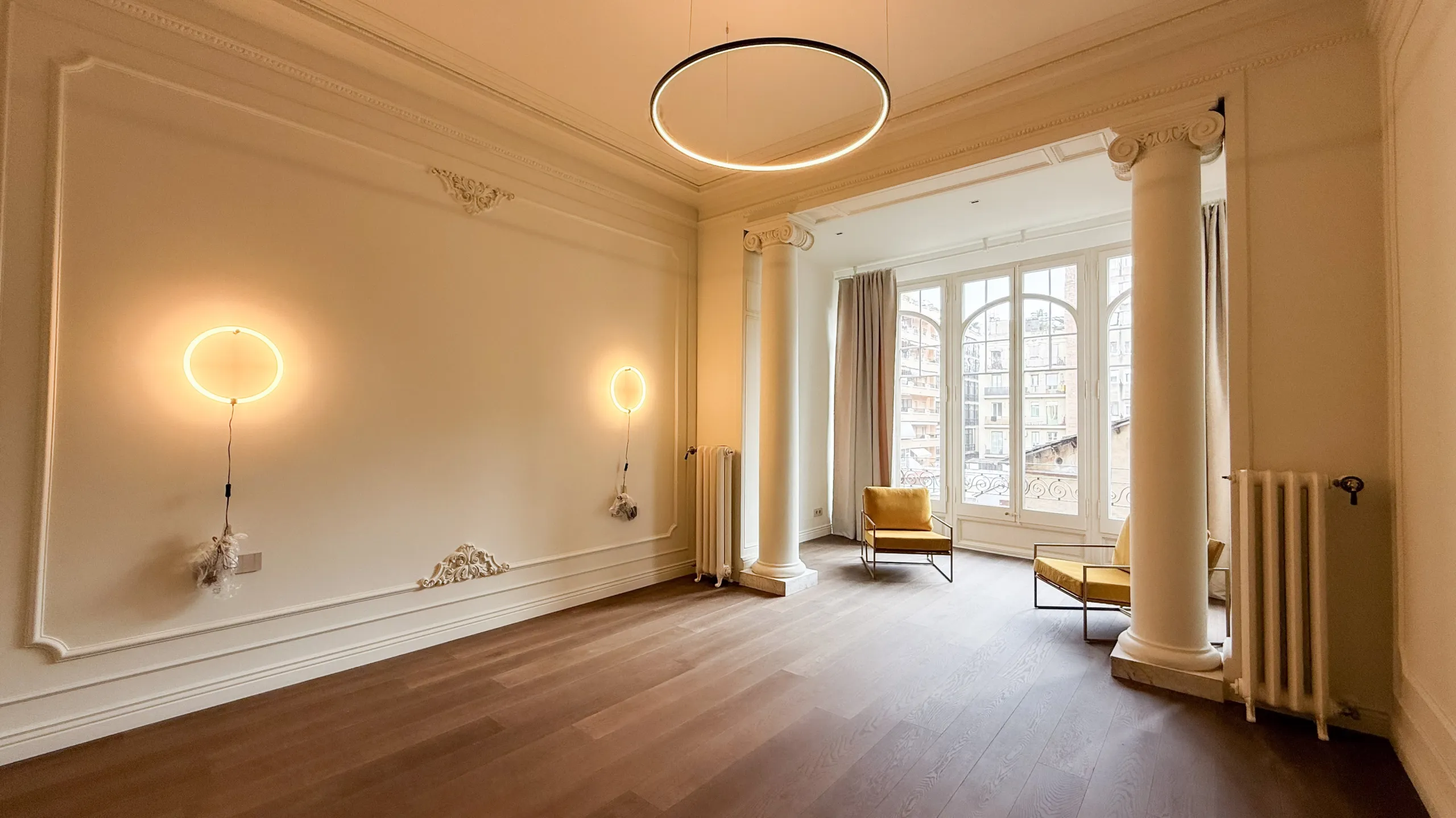Luxury Apartment in Eixample, Barcelona — Italian Style and Historic Chic