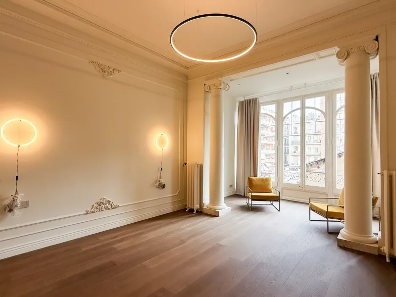 Luxury Apartment in Eixample, Barcelona — Italian Style and Historic Chic
