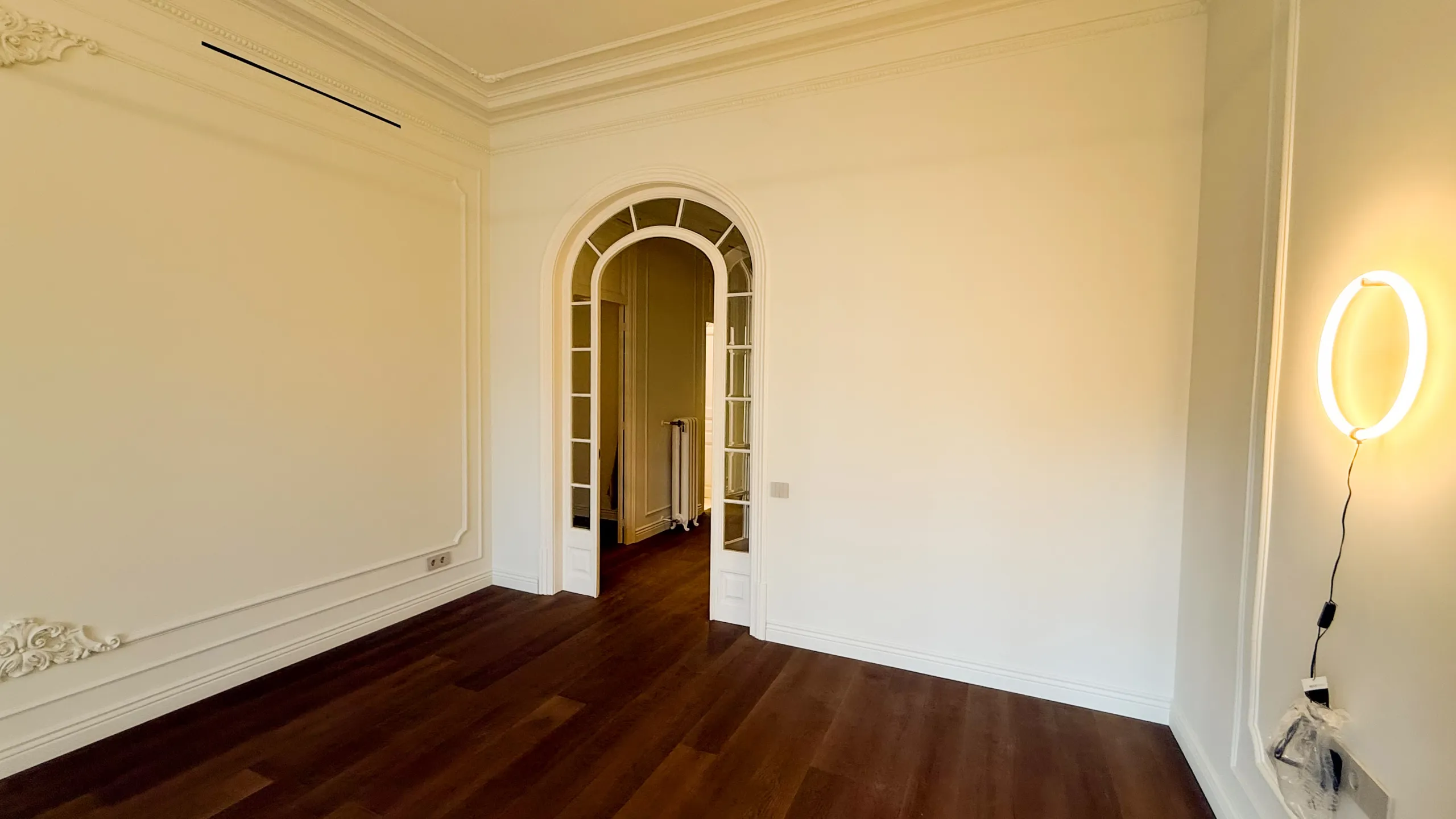 Luxury Apartment in Eixample, Barcelona — Italian Style and Historic Chic