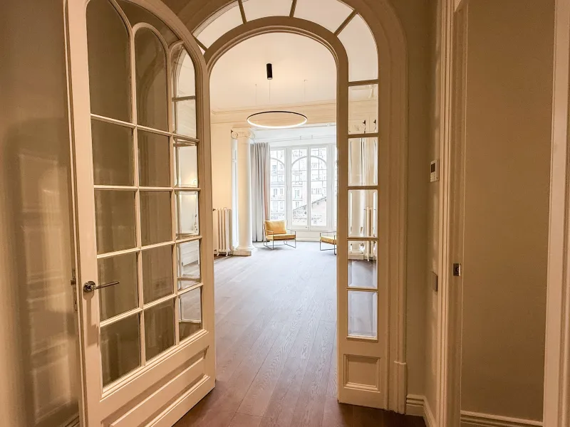 Luxury Apartment in Eixample, Barcelona — Italian Style and Historic Chic