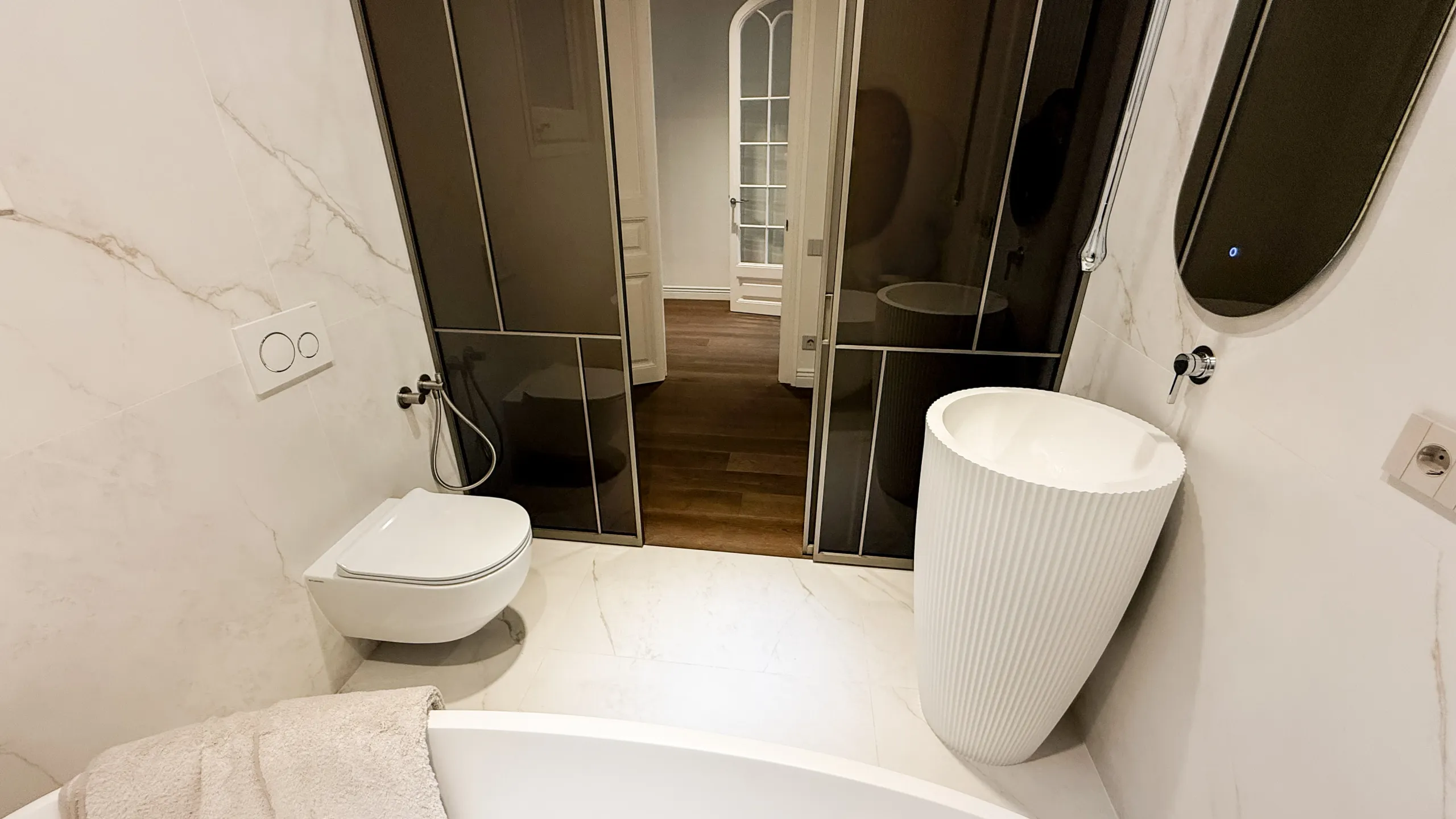Luxury Apartment in Eixample, Barcelona — Italian Style and Historic Chic
