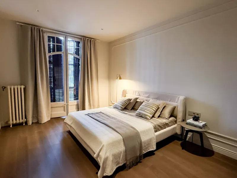 Luxury Apartment in Eixample, Barcelona — Italian Style and Historic Chic