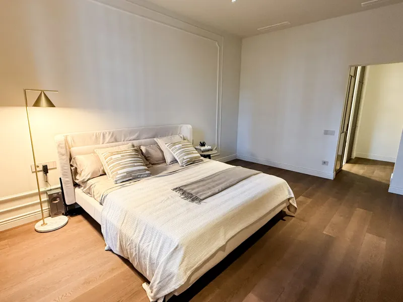 Luxury Apartment in Eixample, Barcelona — Italian Style and Historic Chic