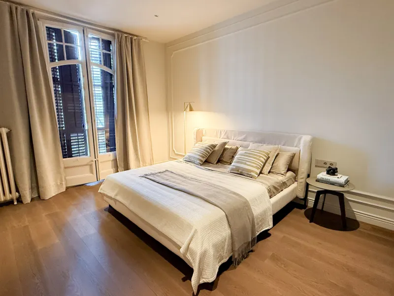 Luxury Apartment in Eixample, Barcelona — Italian Style and Historic Chic