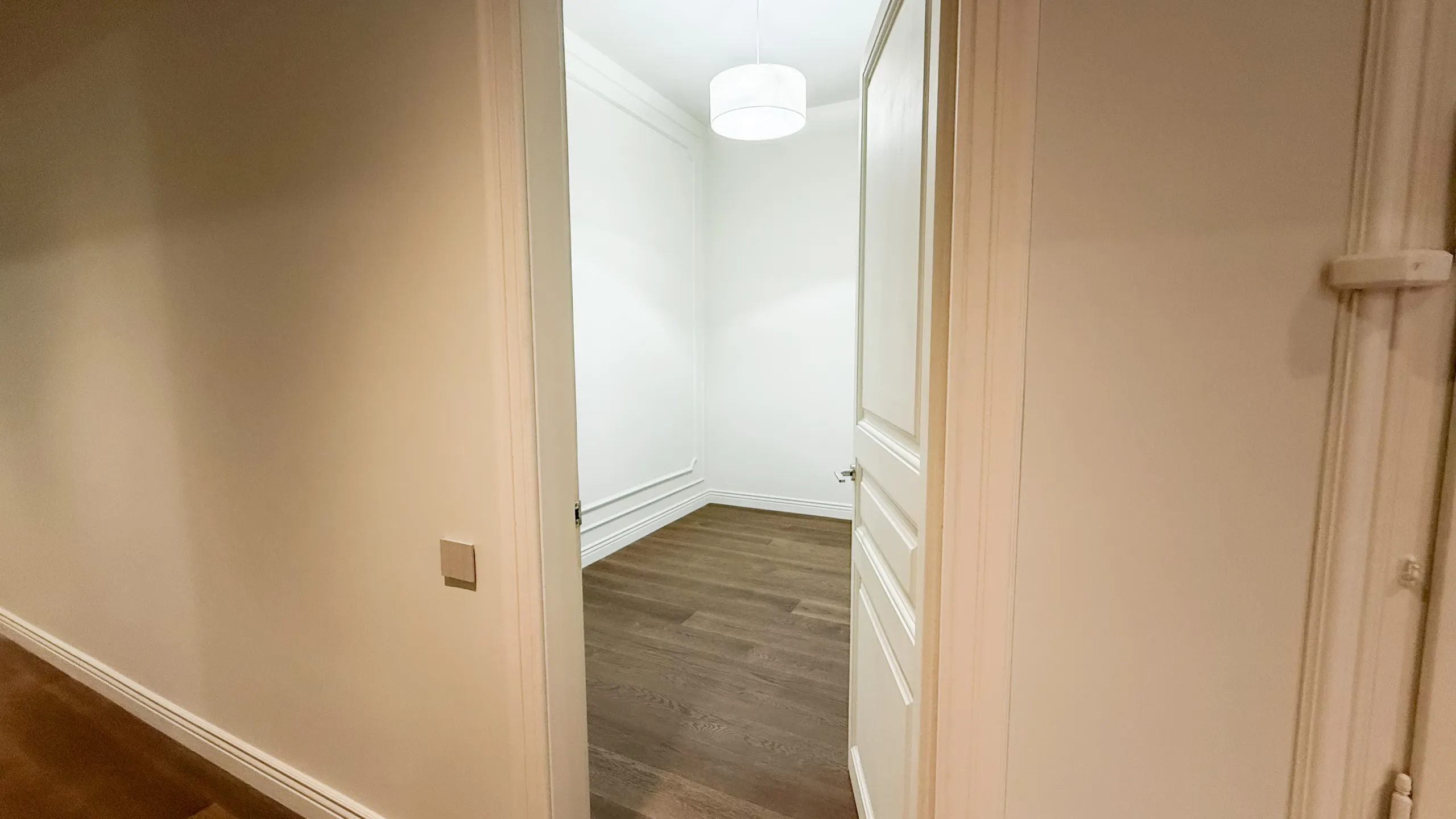 Luxury Apartment in Eixample, Barcelona — Italian Style and Historic Chic