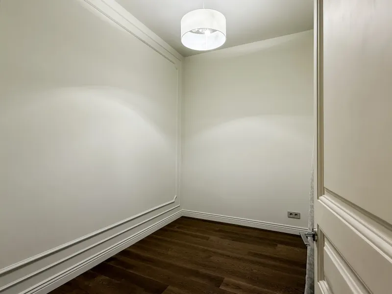 Luxury Apartment in Eixample, Barcelona — Italian Style and Historic Chic