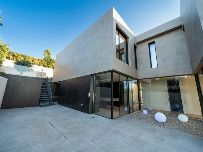 Move-In Ready Luxury Villa in Teia