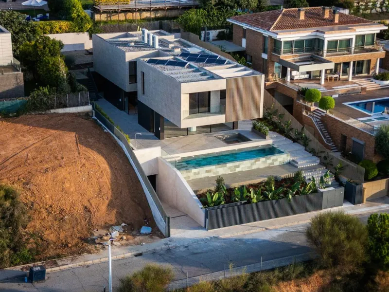 Move-In Ready Luxury Villa in Teia