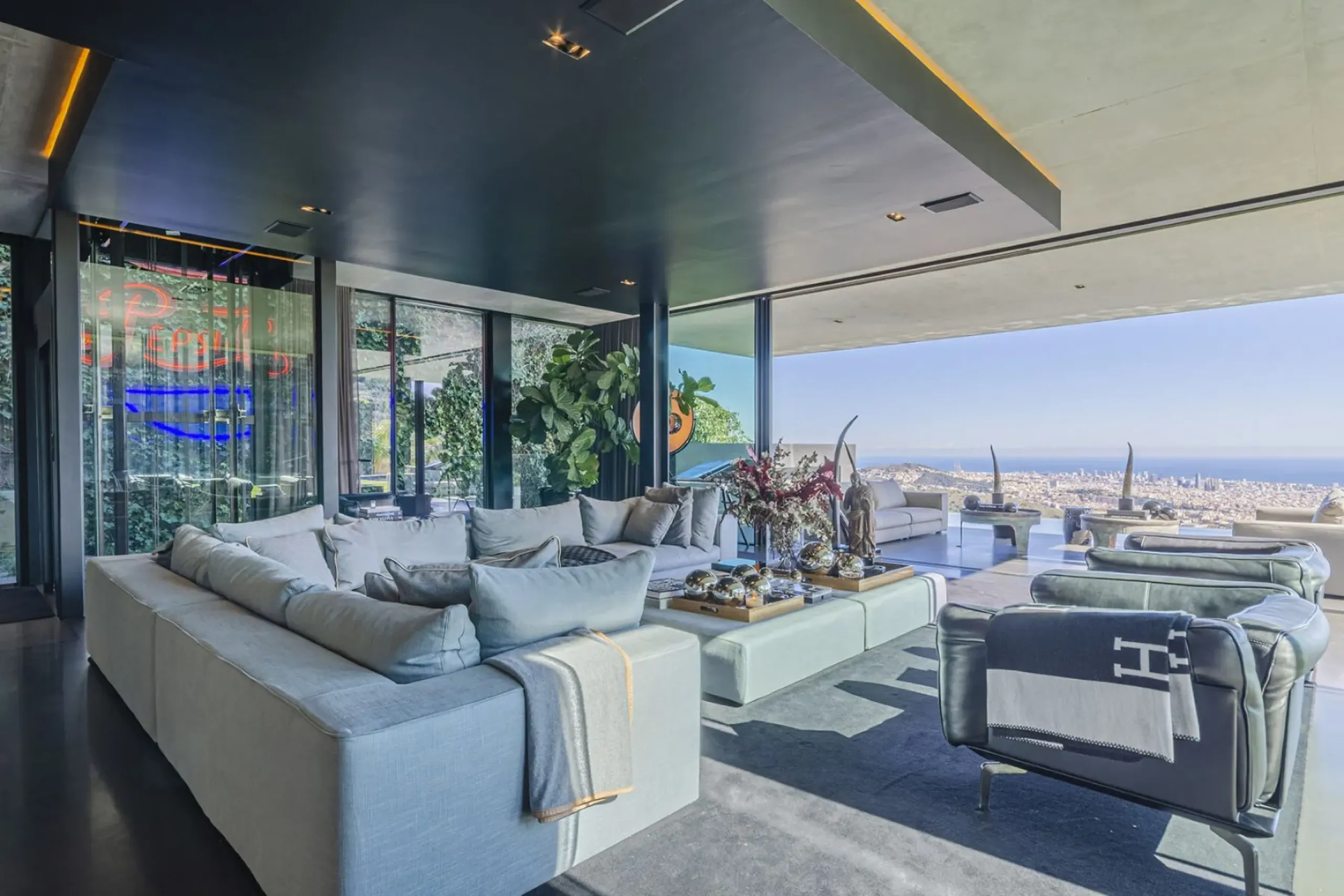 Exclusive Luxury Designer Villa with Panoramic Views in Barcelona’s Prestigious Sarria District