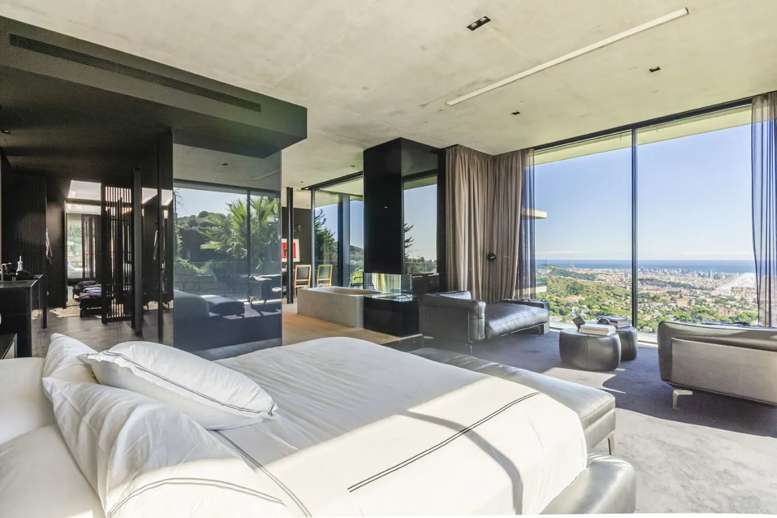 Exclusive Luxury Designer Villa with Panoramic Views in Barcelona’s Prestigious Sarria District