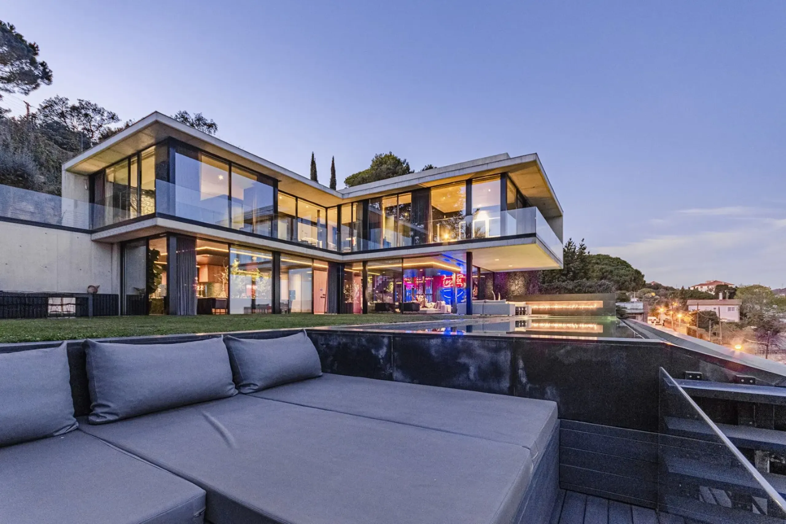 Exclusive Luxury Designer Villa with Panoramic Views in Barcelona’s Prestigious Sarria District