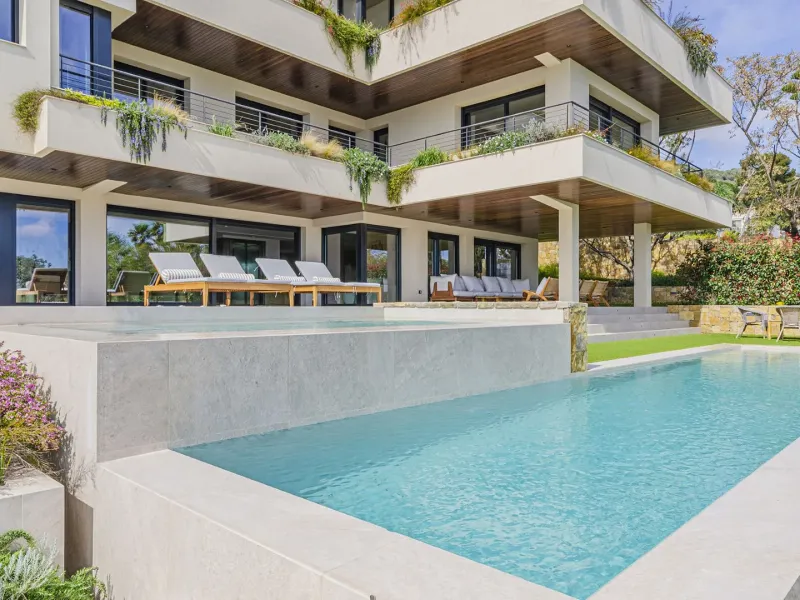 Exclusive Luxury Villa with Panoramic Sea and City Views in the Prestigious Pedralbes District, Barcelona