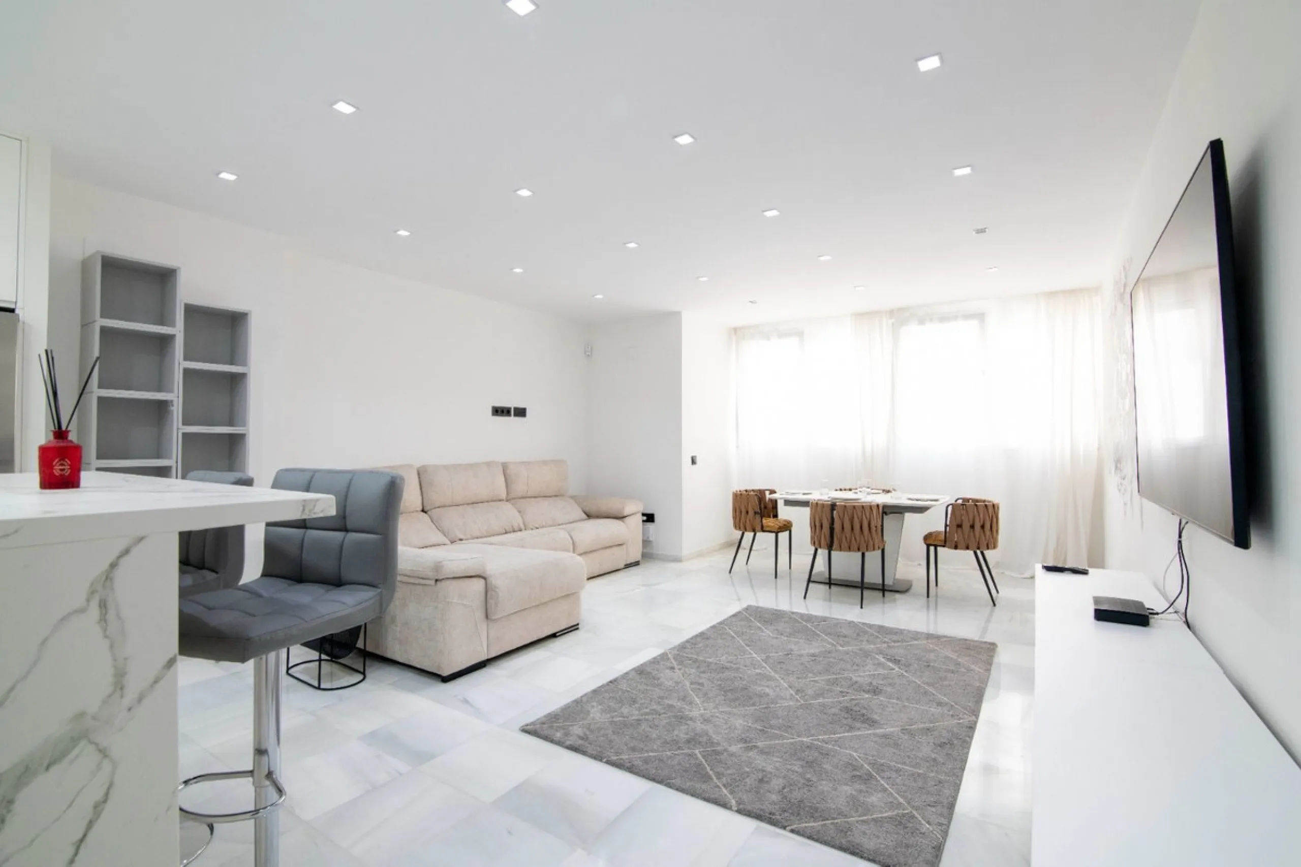 Apartment - Middle Floor Apartment в продаже в Marbella, Málaga. В доме 3 спален и 3 ванных комнат. Площадь дома 173 м²