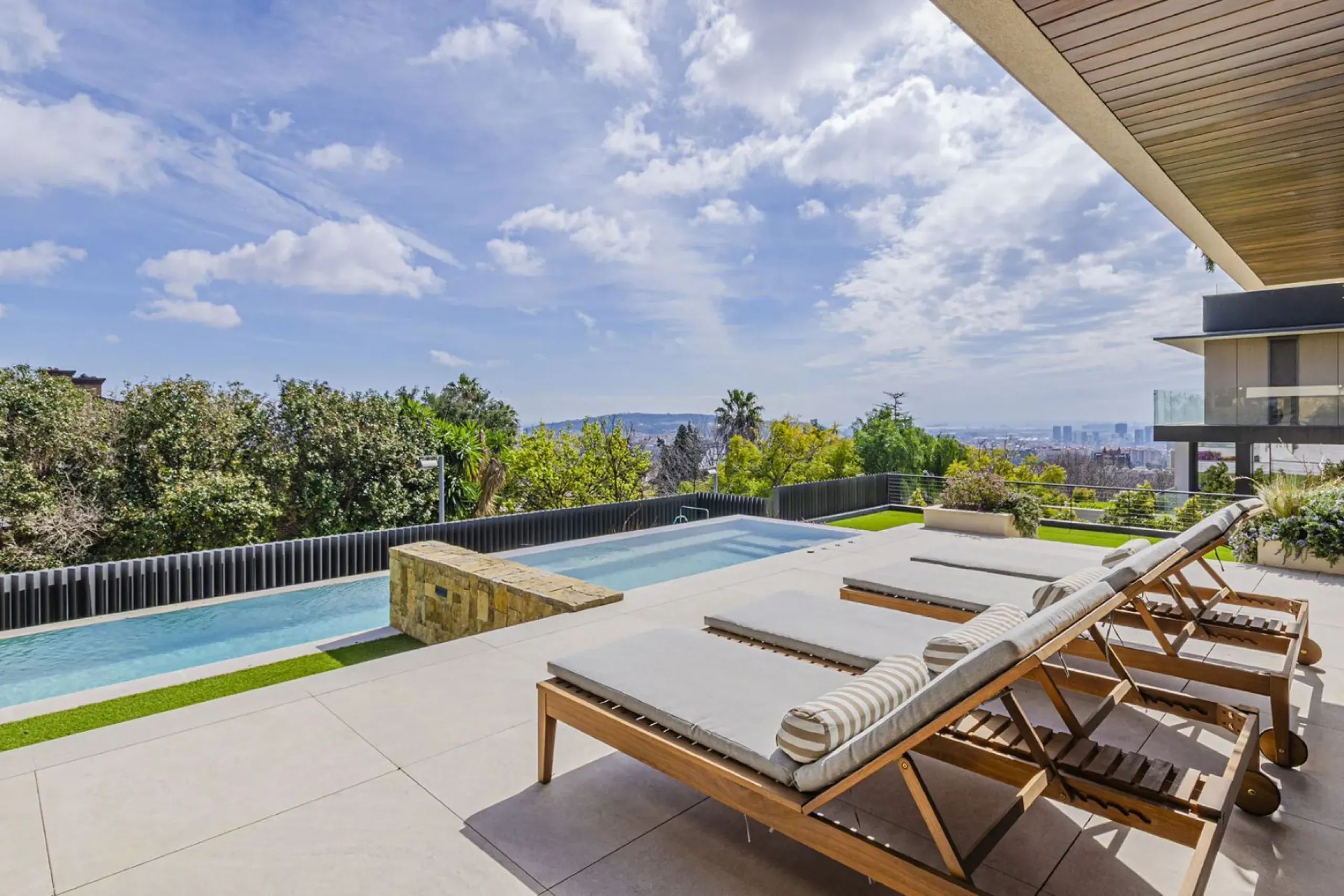 Exclusive Luxury Villa with Panoramic Sea and City Views in the Prestigious Pedralbes District, Barcelona
