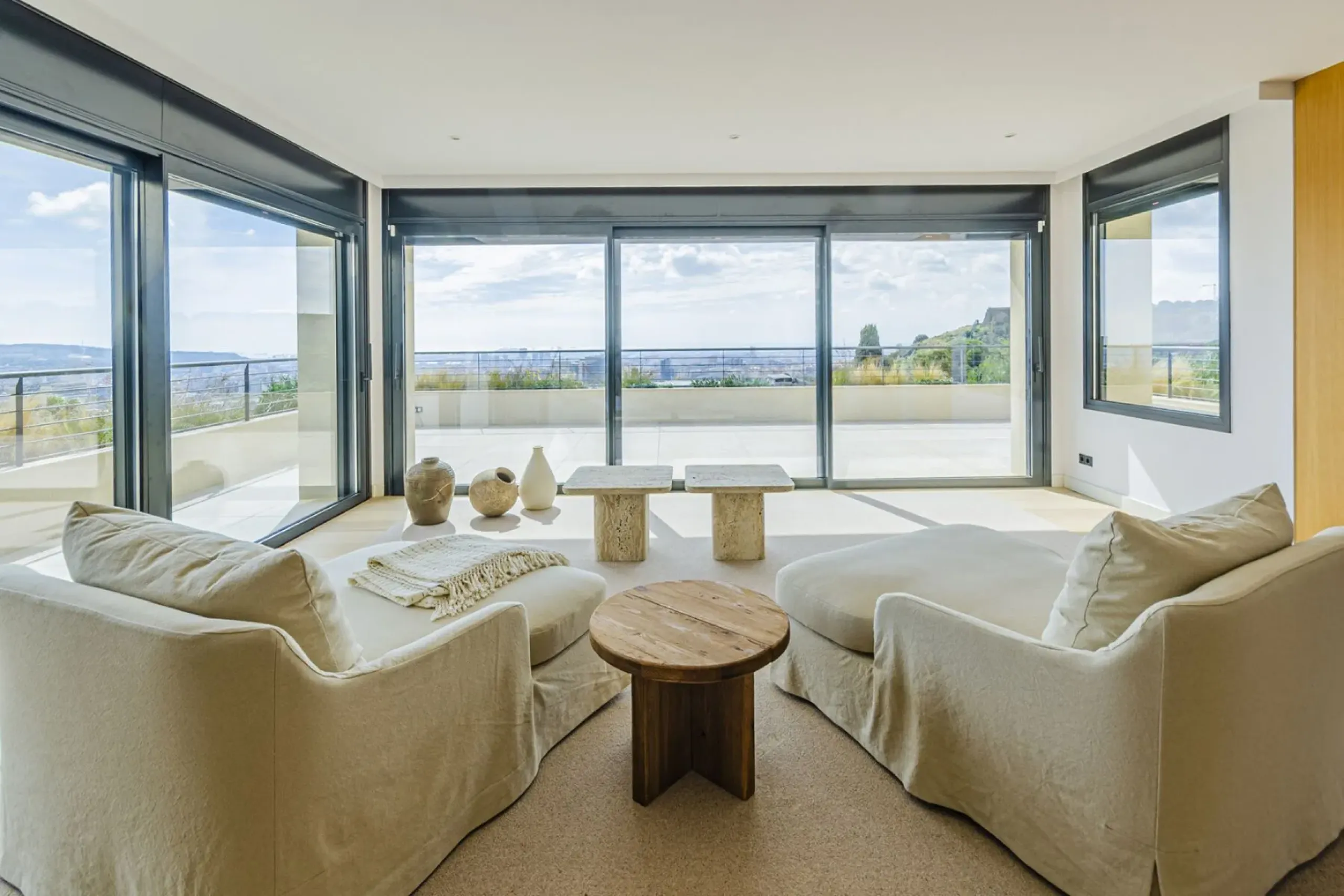 Exclusive Luxury Villa with Panoramic Sea and City Views in the Prestigious Pedralbes District, Barcelona