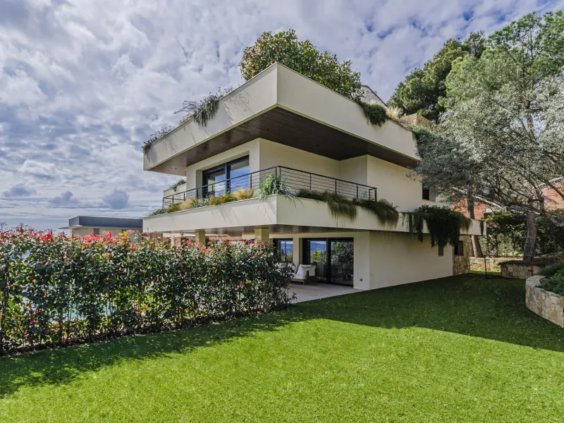 Exclusive Luxury Villa with Panoramic Sea and City Views in the Prestigious Pedralbes District, Barcelona